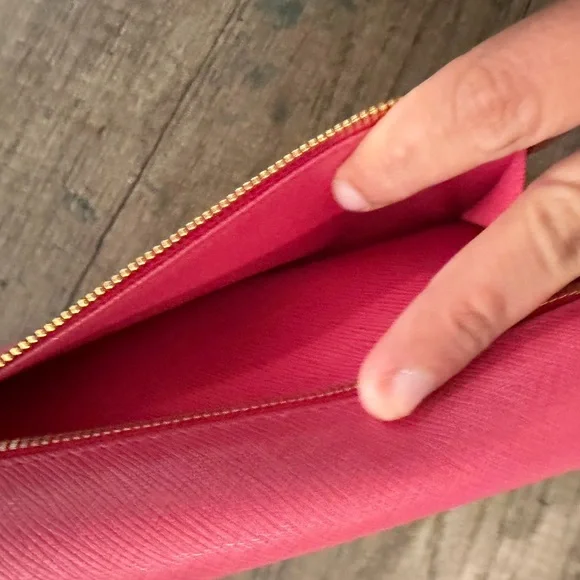 Prada Red Wallet with Gold Chain - Picture 9 of 9